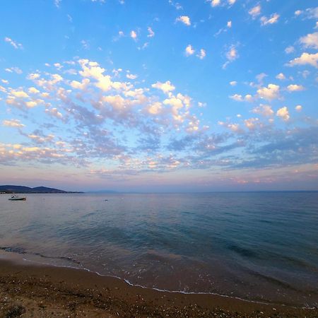 Pine Beach Holiday Home 2 Bedrooms 50 Meters To The Beach Kalyves Polygyrou Экстерьер фото