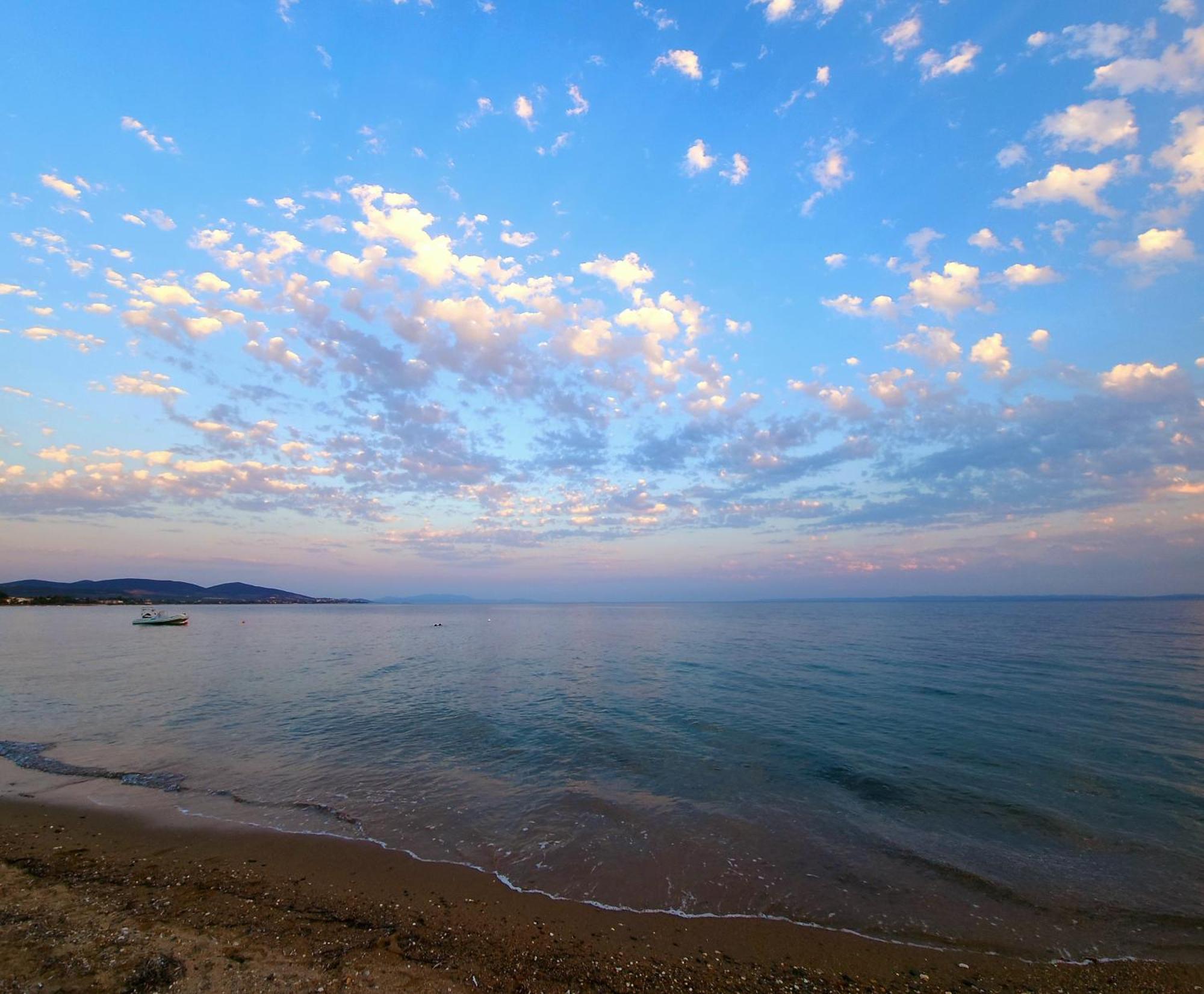 Pine Beach Holiday Home 2 Bedrooms 50 Meters To The Beach Kalyves Polygyrou Экстерьер фото